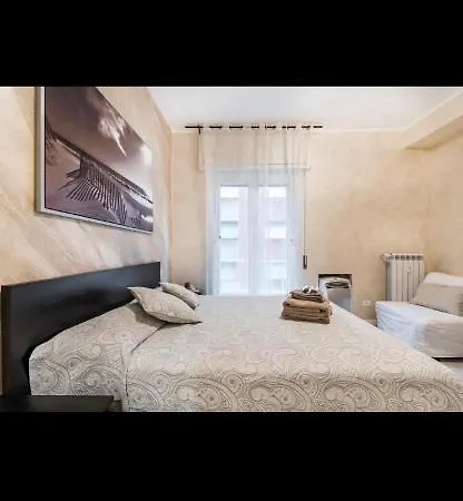 Gold House 게스트하우스