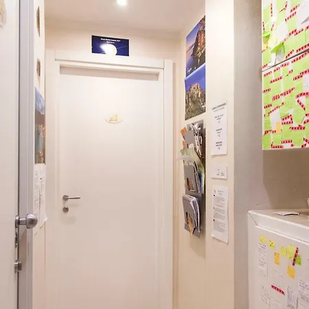 Gold House 게스트하우스 라스페치아