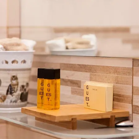 Pensión Gold House La Spezia