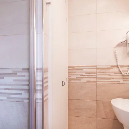 Gold House Pensionat La Spezia