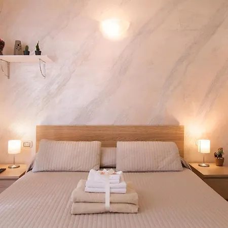 Gold House Affittacamere 3*