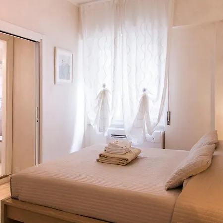 Gold House Pensionat La Spezia