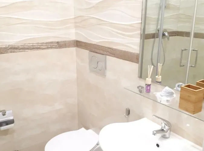 Gold House Pensionat La Spezia