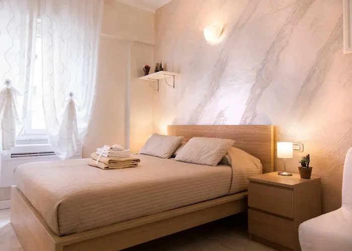 Gold House Pensionat La Spezia